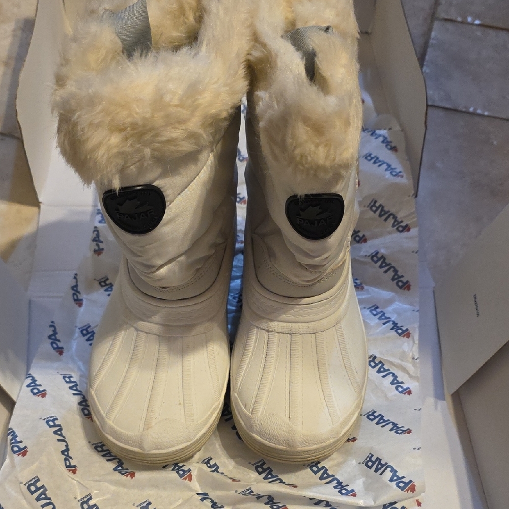 Pajar Cream Fur-Lined Boots